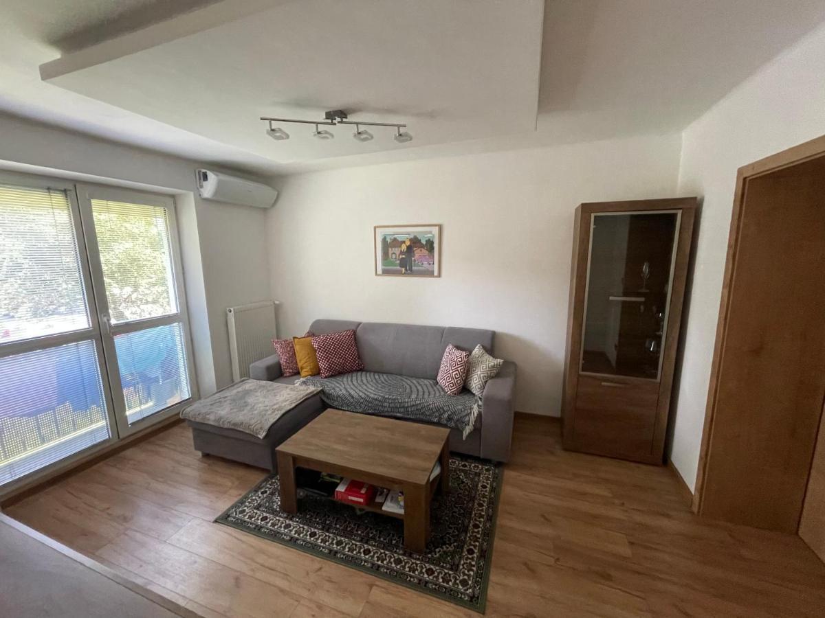 Apartman Daxnerko - Samostatny Dvojpokojovy Byt บราติสลาวา ภายนอก รูปภาพ
