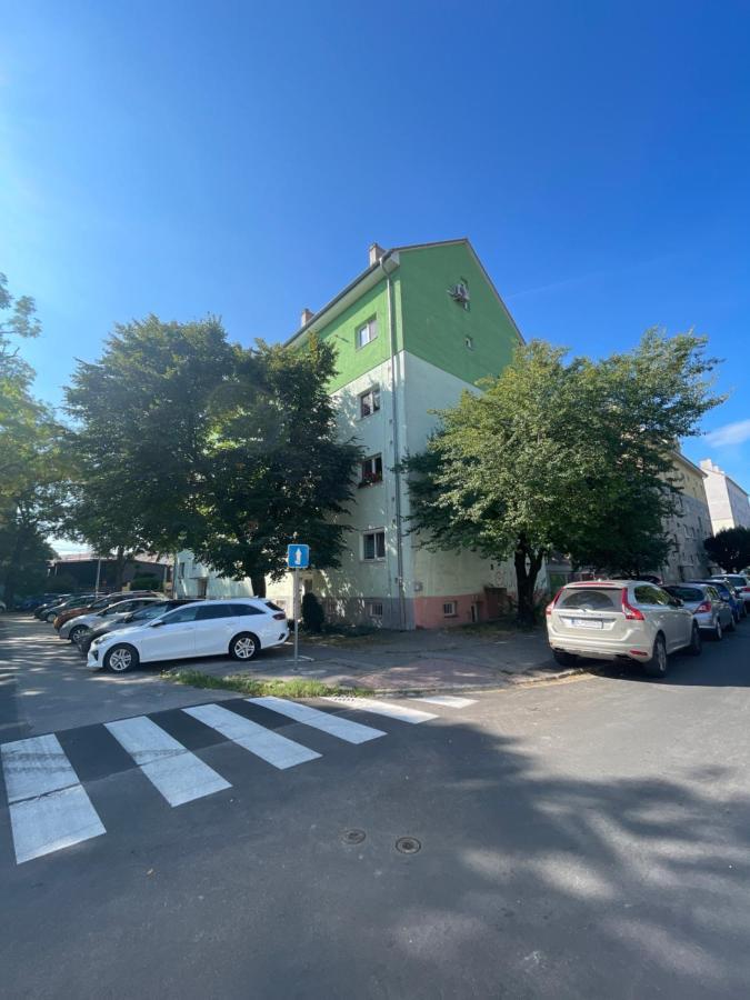 Apartman Daxnerko - Samostatny Dvojpokojovy Byt บราติสลาวา ภายนอก รูปภาพ